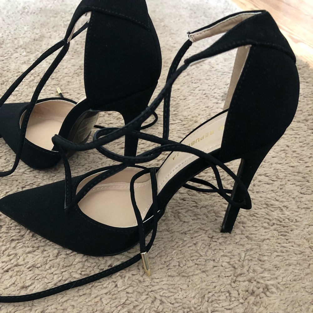 Size 6, Shoe Republic high heel